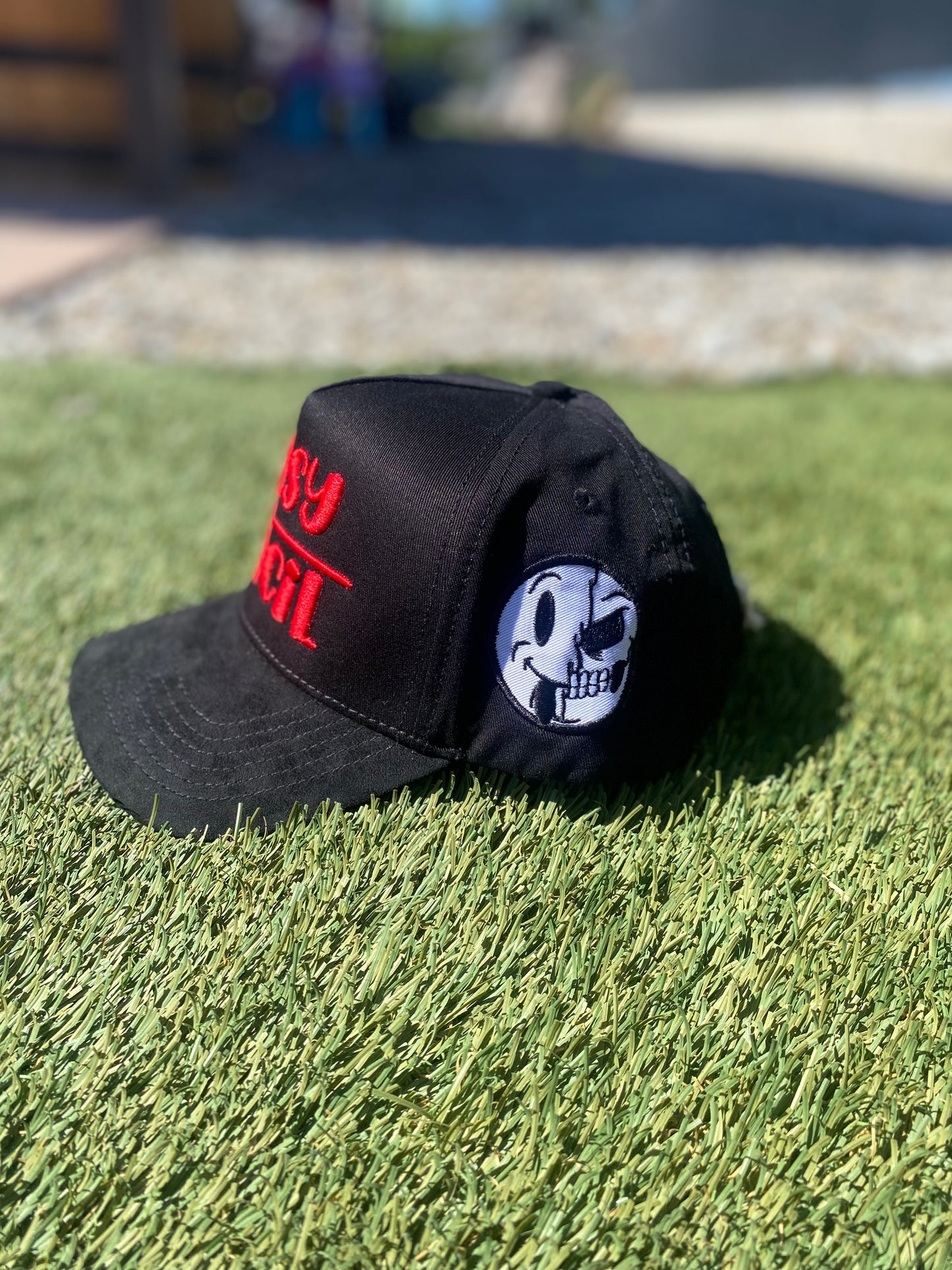 Easy/Facil “Red”