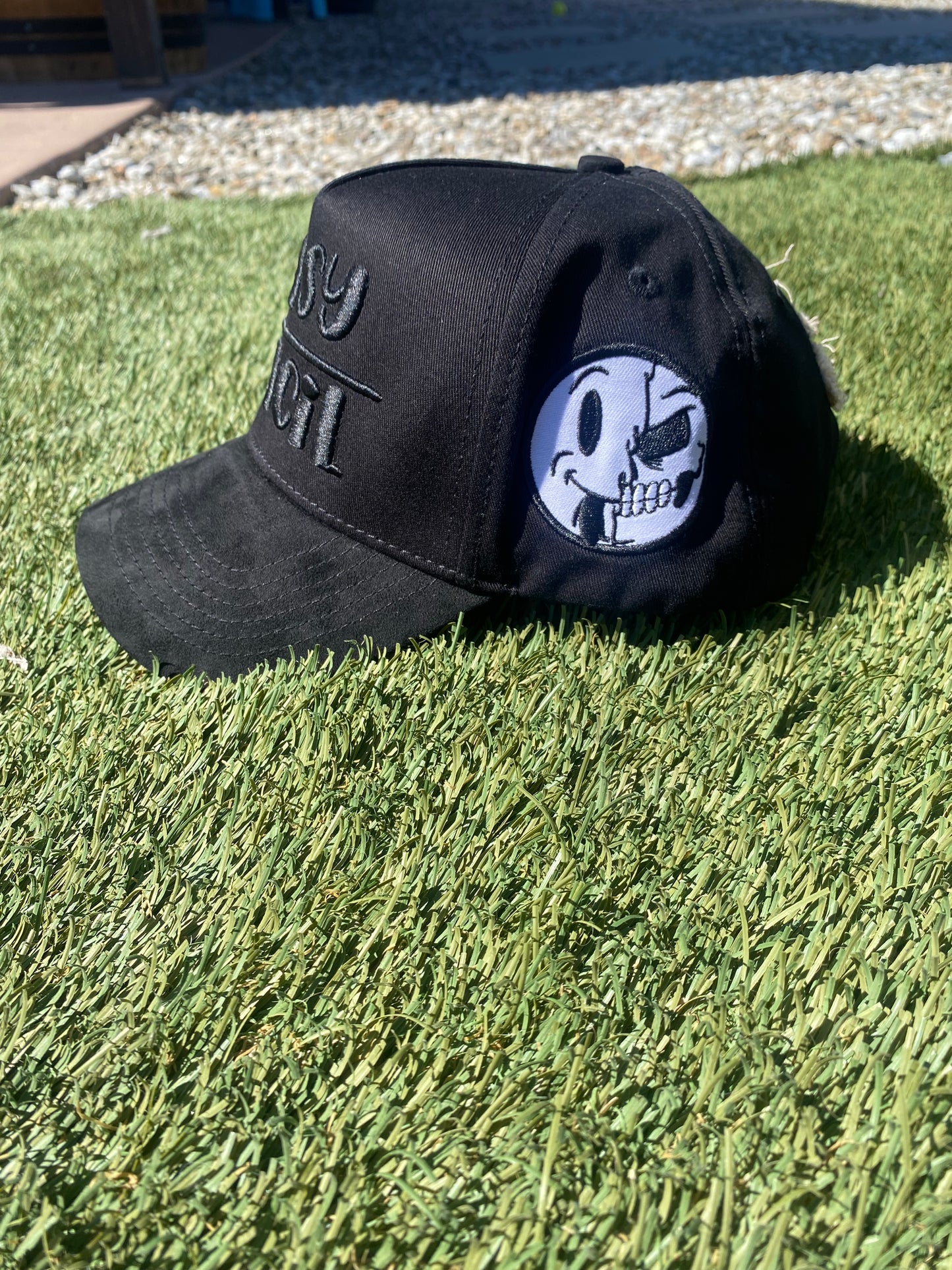 Easy/Facil “Black”